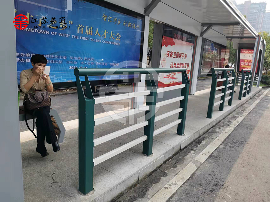 智能公交站臺給市民出行帶來便捷