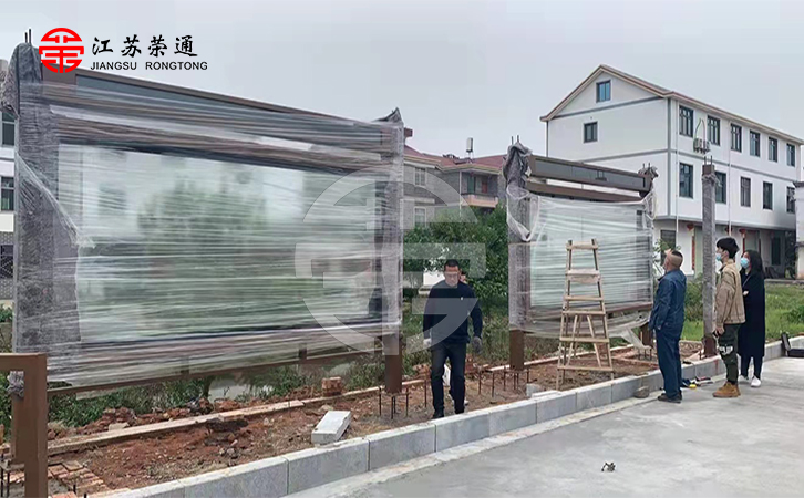 江西吉安仿古候車亭安裝現(xiàn)場快報，帶你了解安裝步驟及要點