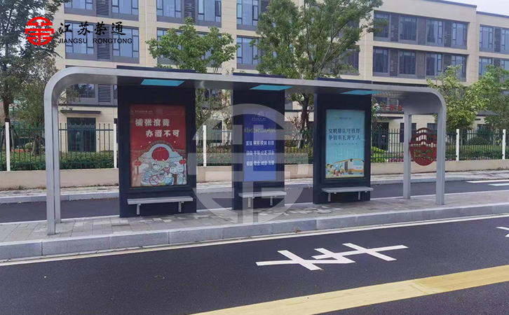 夏季多雨，仿古公交站臺應具備哪些防范措施？