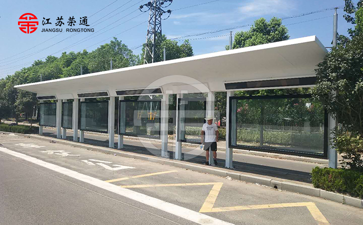 智能候車亭顏值高、符合現(xiàn)代審美